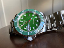 Load image into Gallery viewer, Hulk Submariner Seiko Mod