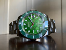 Load image into Gallery viewer, Hulk Submariner Seiko Mod